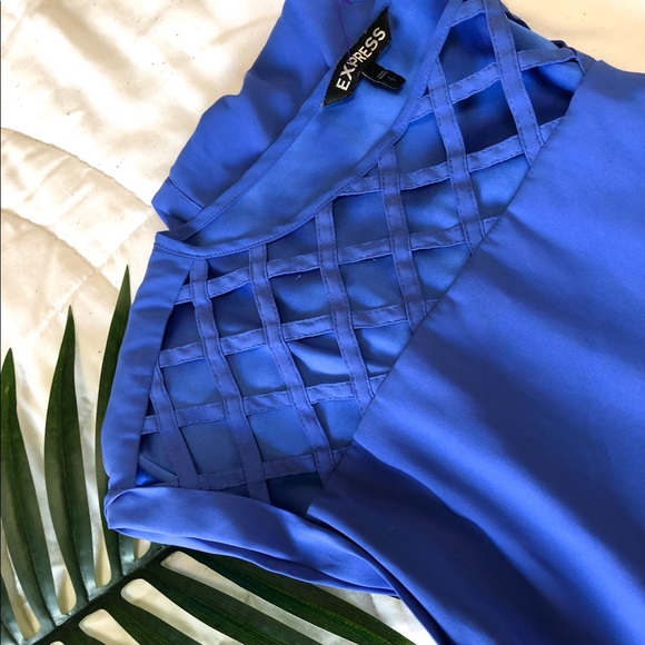 ✨Express | Blue Pattern Top - Picture 3 of 4